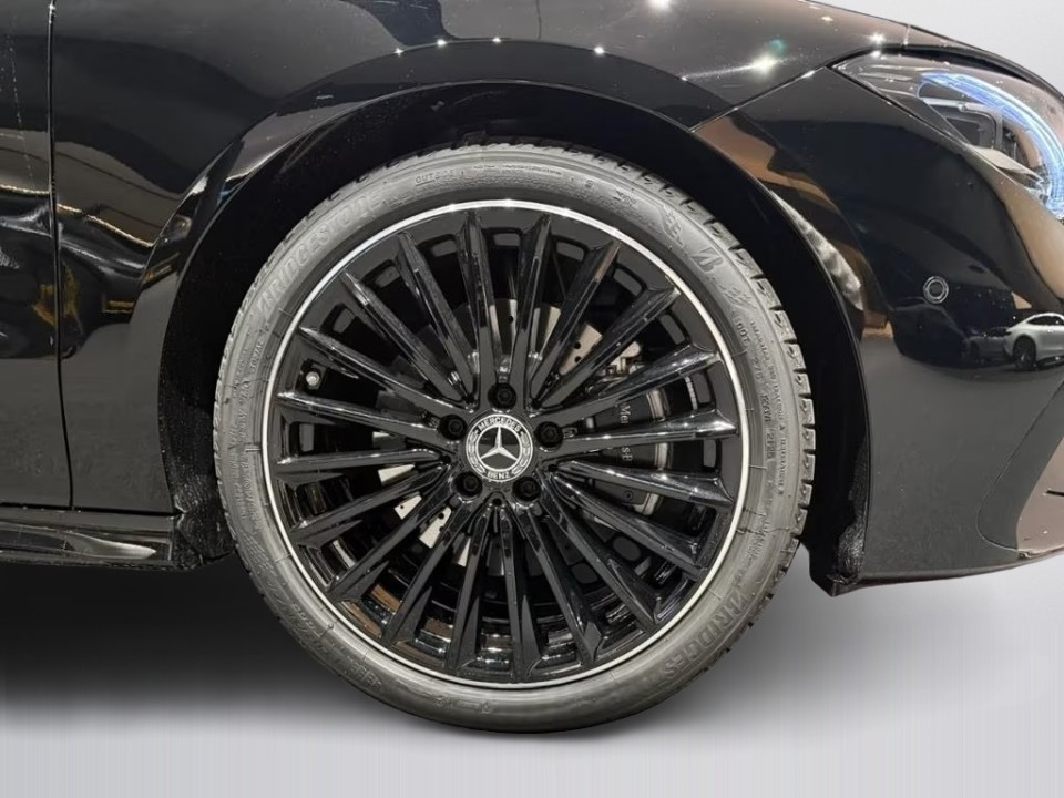 Mercedes-Benz CLA 200 AMG - foto 19