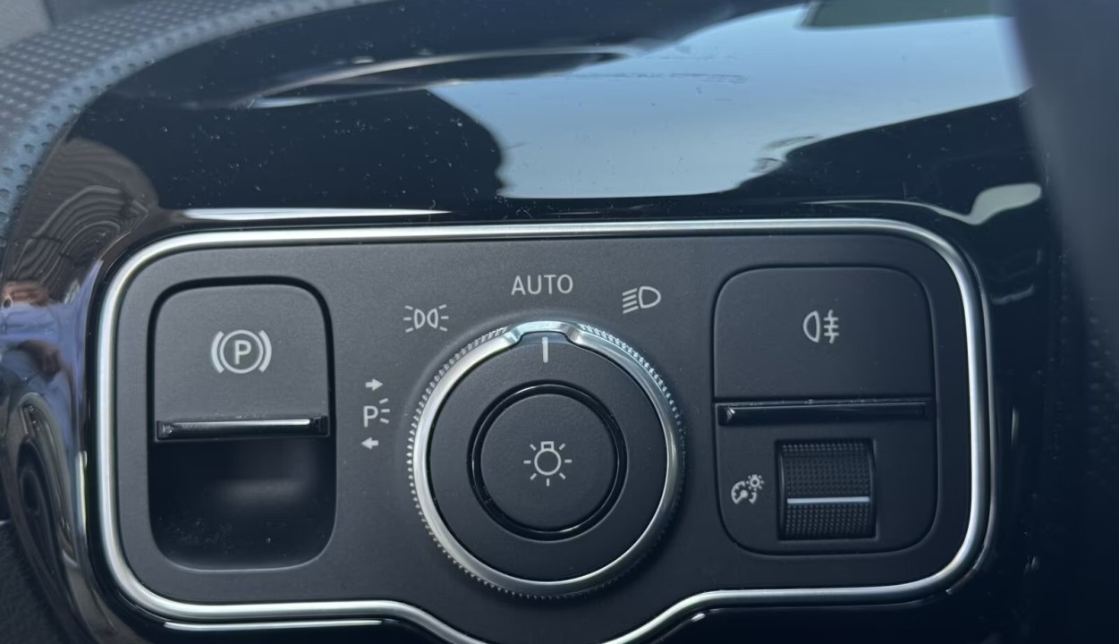 Mercedes-Benz CLA 200 AMG Coupe - foto 19
