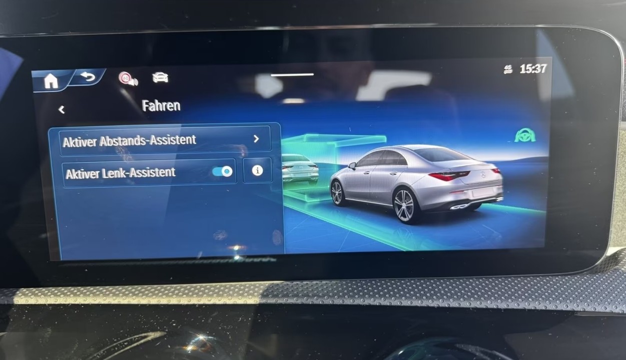 Mercedes-Benz CLA 200 AMG Coupe - foto 12