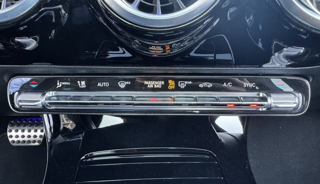 Mercedes-Benz CLA 200 AMG Coupe - foto 10