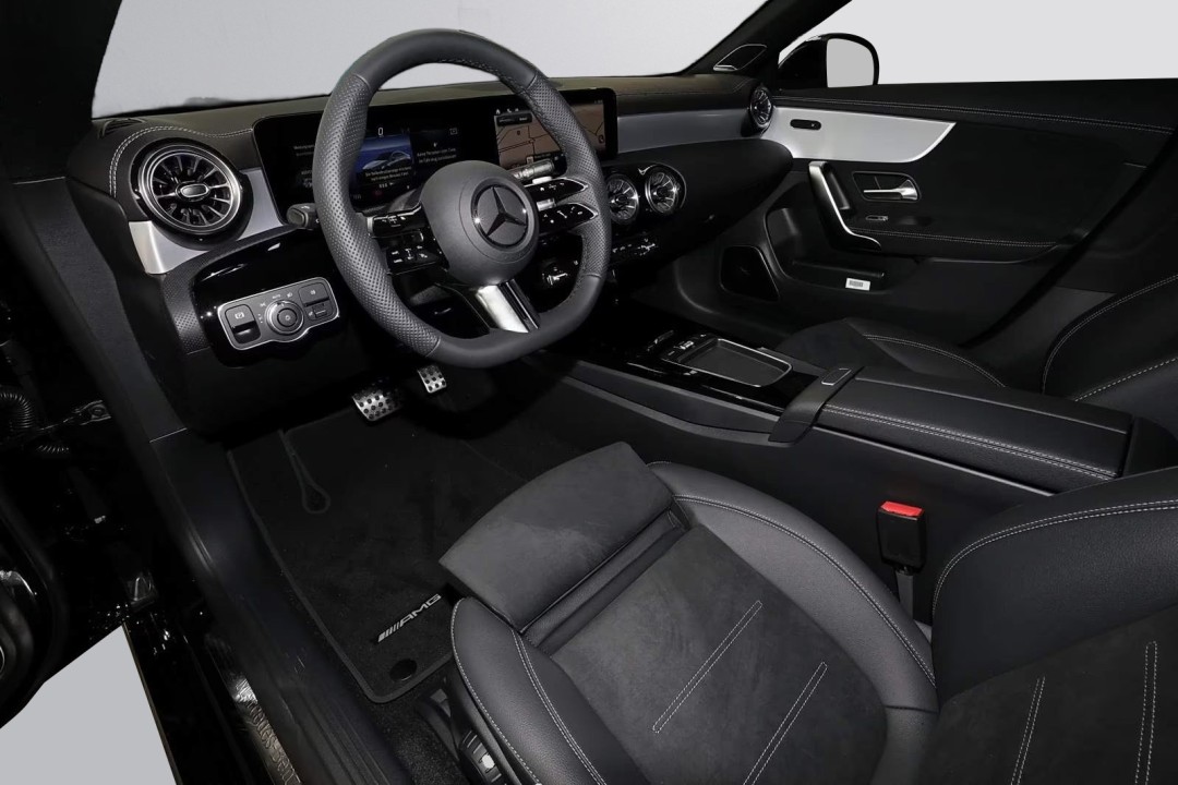 Mercedes-Benz CLA 200 Coupé AMG (4)