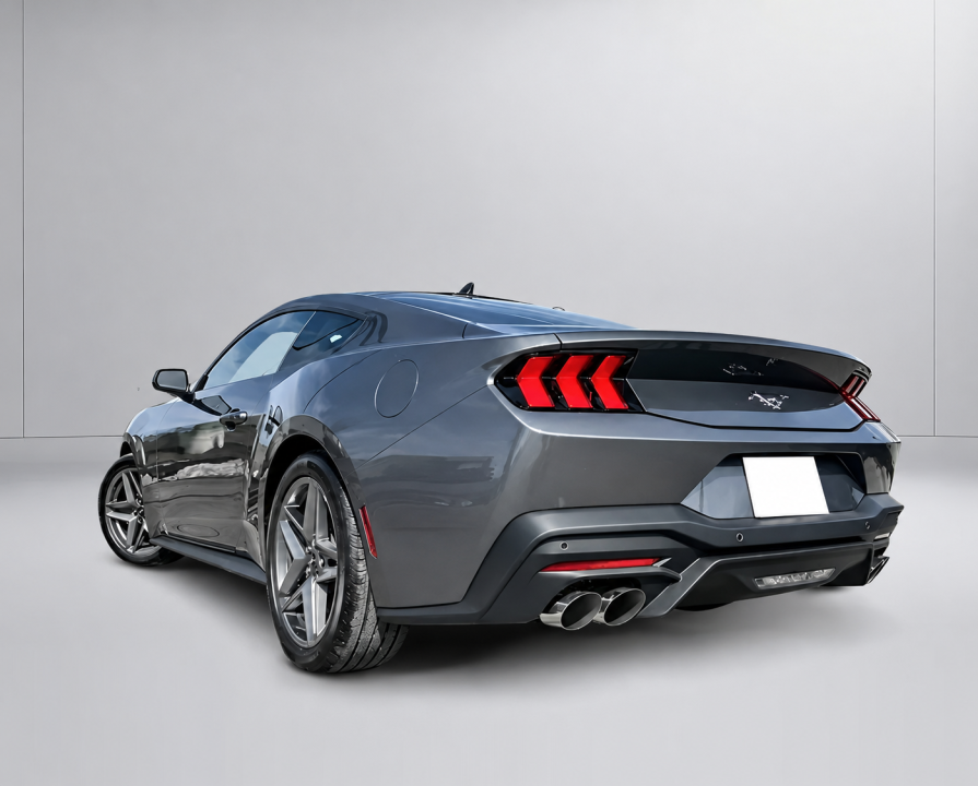 Ford Mustang Fastback EcoBoost 2.3L (2)