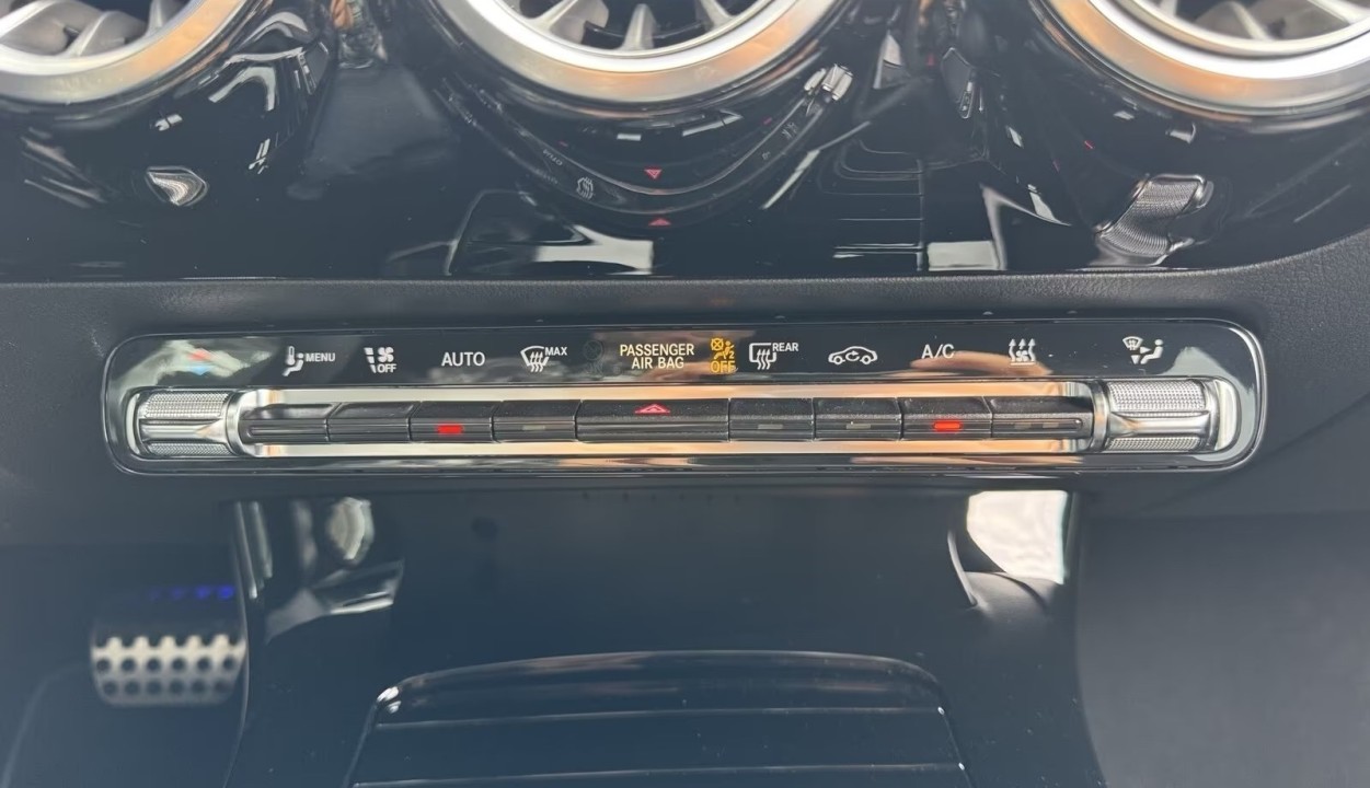 Mercedes-Benz CLA 250e Coupe AMG - foto 10