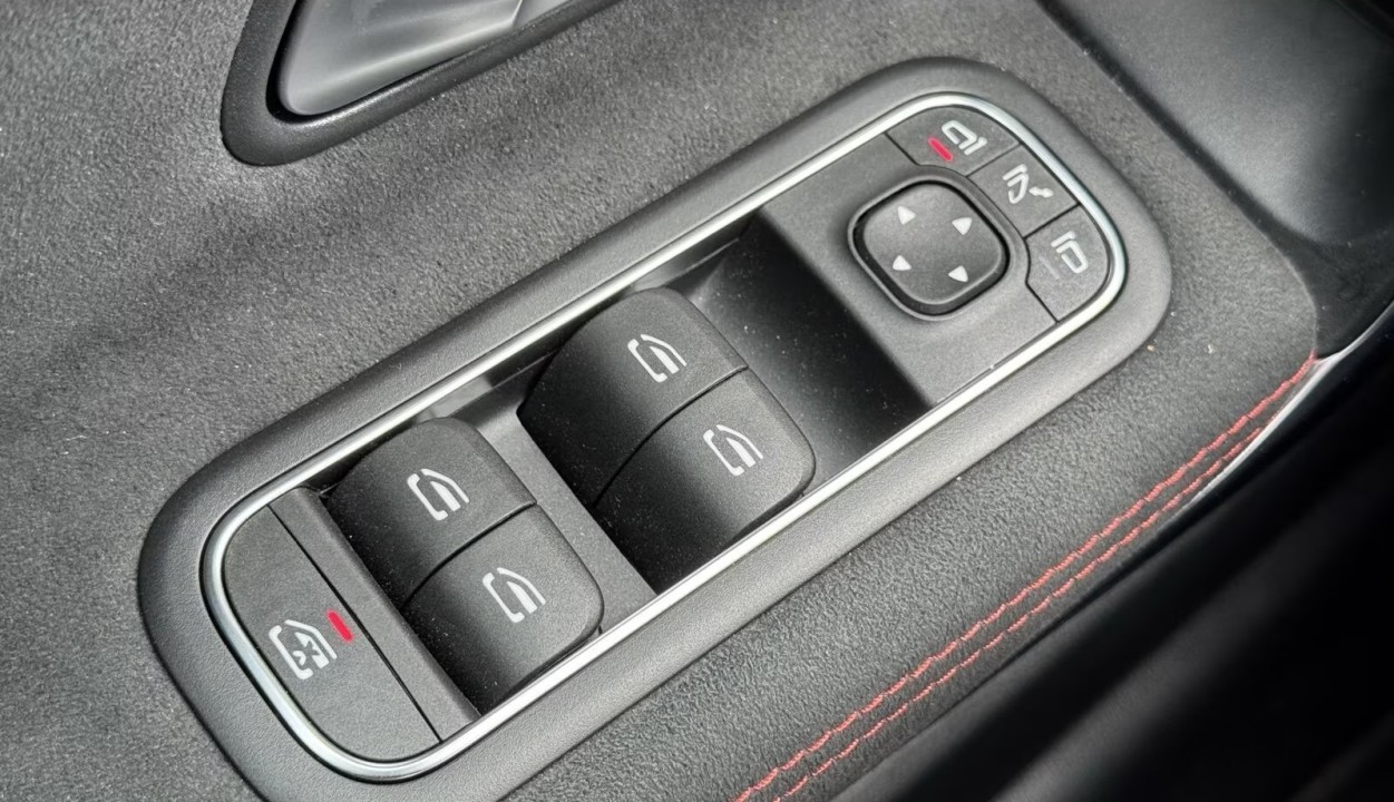 Mercedes-Benz CLA 250e Coupe AMG - foto 19