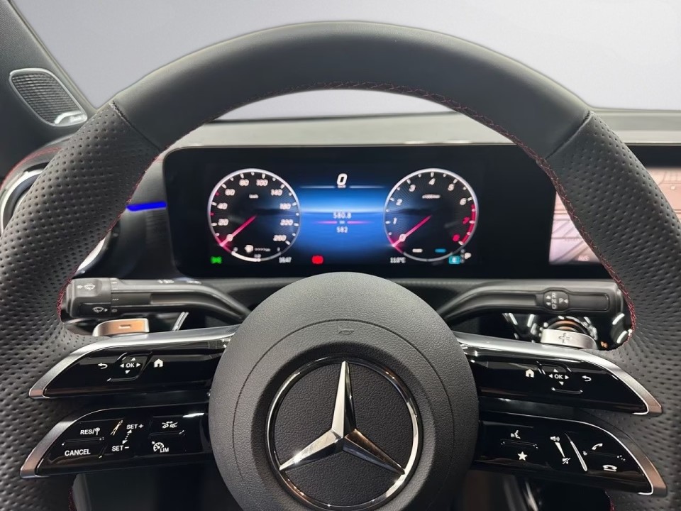 Mercedes-Benz CLA 200 AMG - foto 7