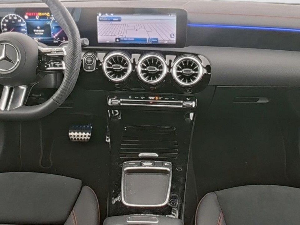 Mercedes-Benz CLA 220d AMG (5)
