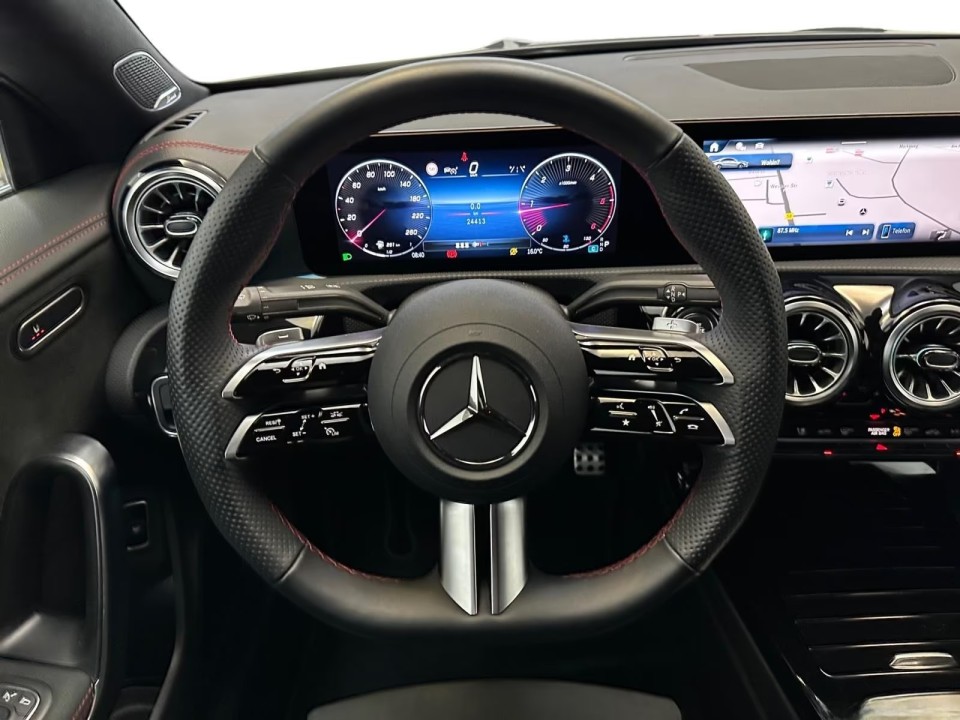 Mercedes-Benz CLA 200d Coupé AMG (5)