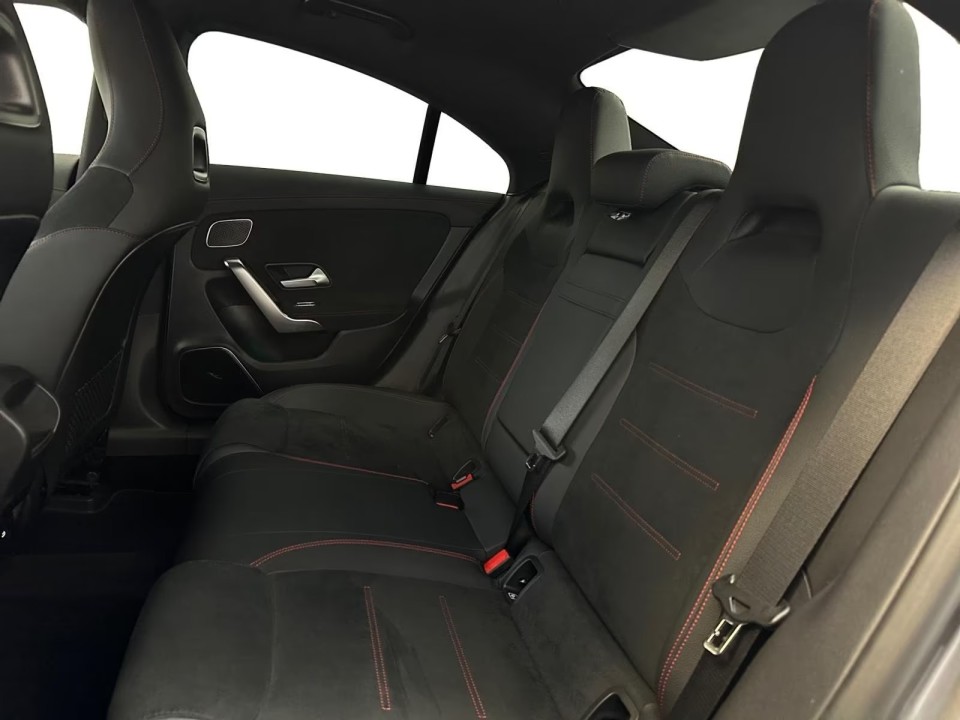 Mercedes-Benz CLA 200d Coupé AMG - foto 10