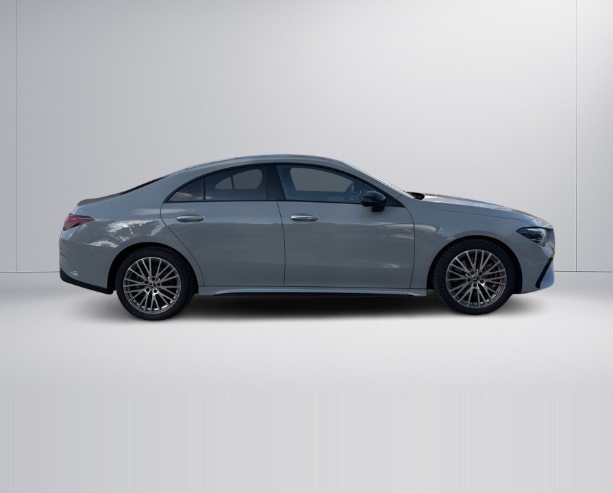 Mercedes-Benz CLA 200 AMG (2)