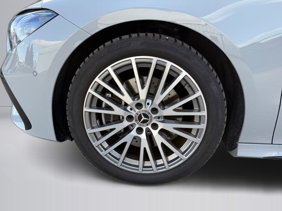 Mercedes-Benz CLA 200 AMG - foto 19