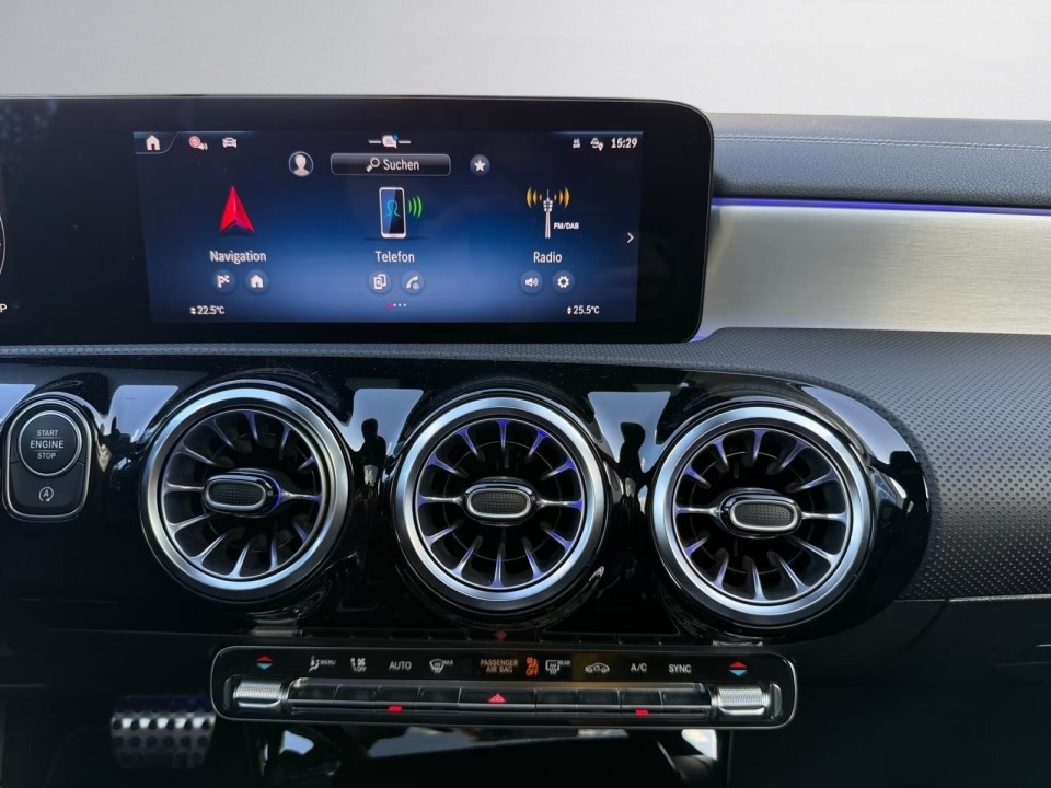 Mercedes-Benz CLA 200 AMG - foto 10