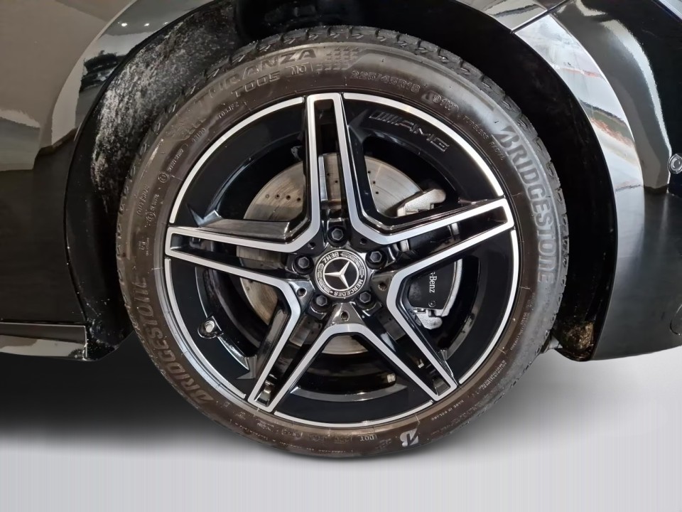Mercedes-Benz CLA 200d AMG - foto 13