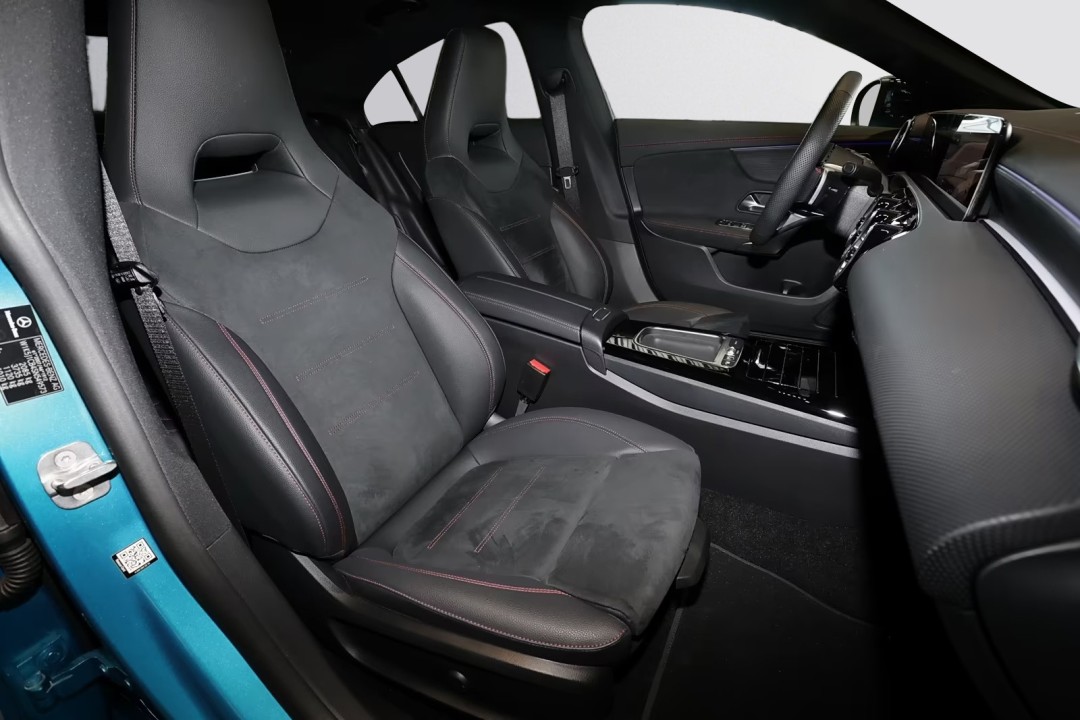 Mercedes-Benz CLA 200d Coupé AMG (5)