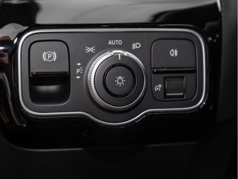 Mercedes-Benz CLA 200 Coupé AMG - foto 15