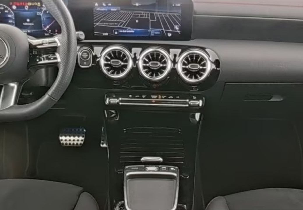 Mercedes-Benz CLA 200d AMG - foto 7