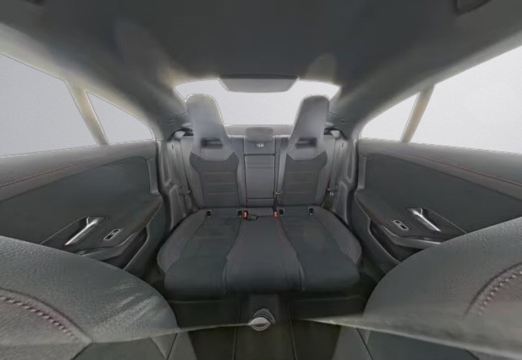 Mercedes-Benz CLA 200d AMG (4)