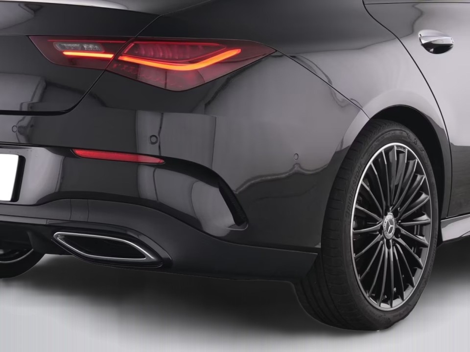 Mercedes-Benz CLA 200d AMG - foto 16