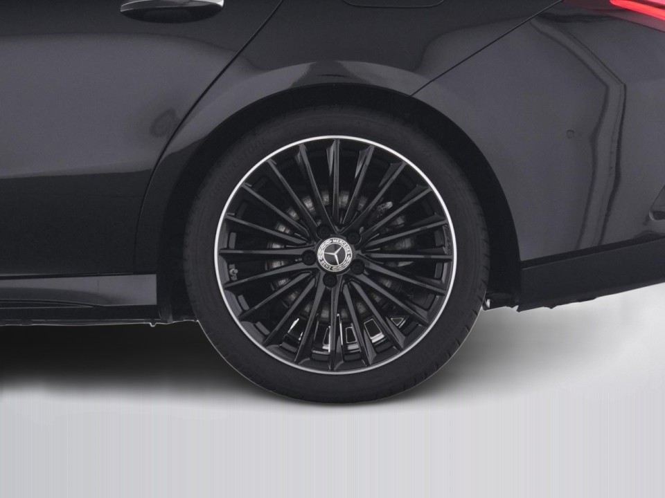 Mercedes-Benz CLA 200d AMG - foto 19