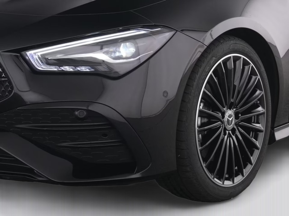 Mercedes-Benz CLA 200d AMG - foto 17