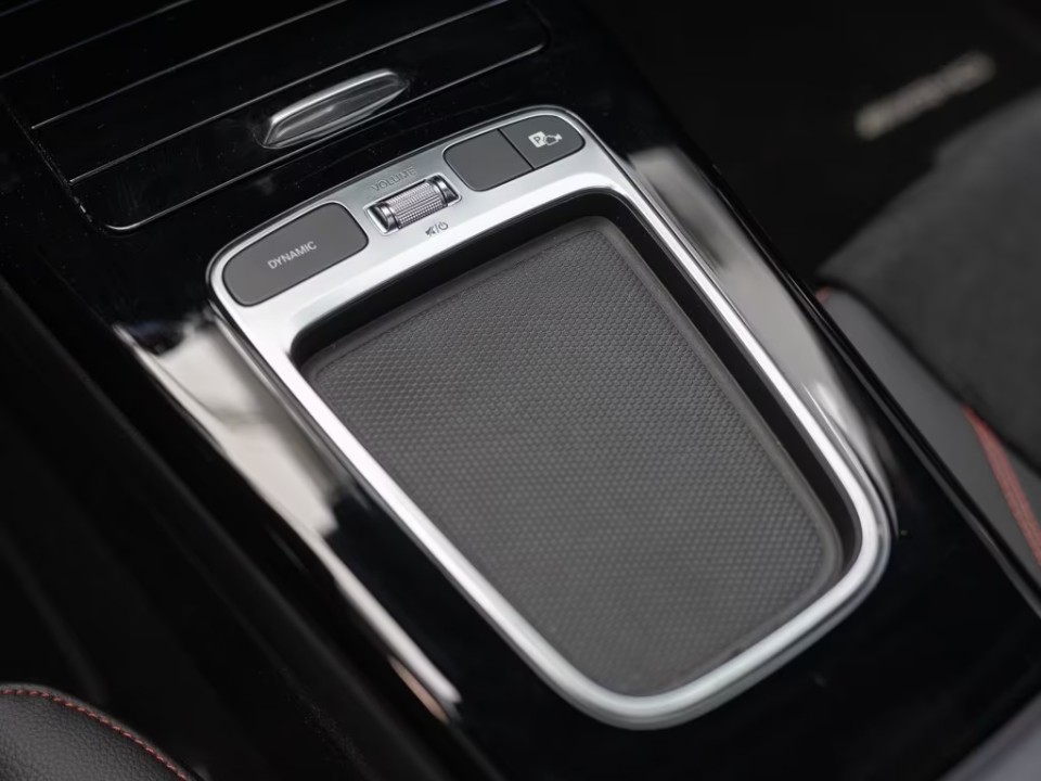 Mercedes-Benz CLA 250e AMG - foto 14