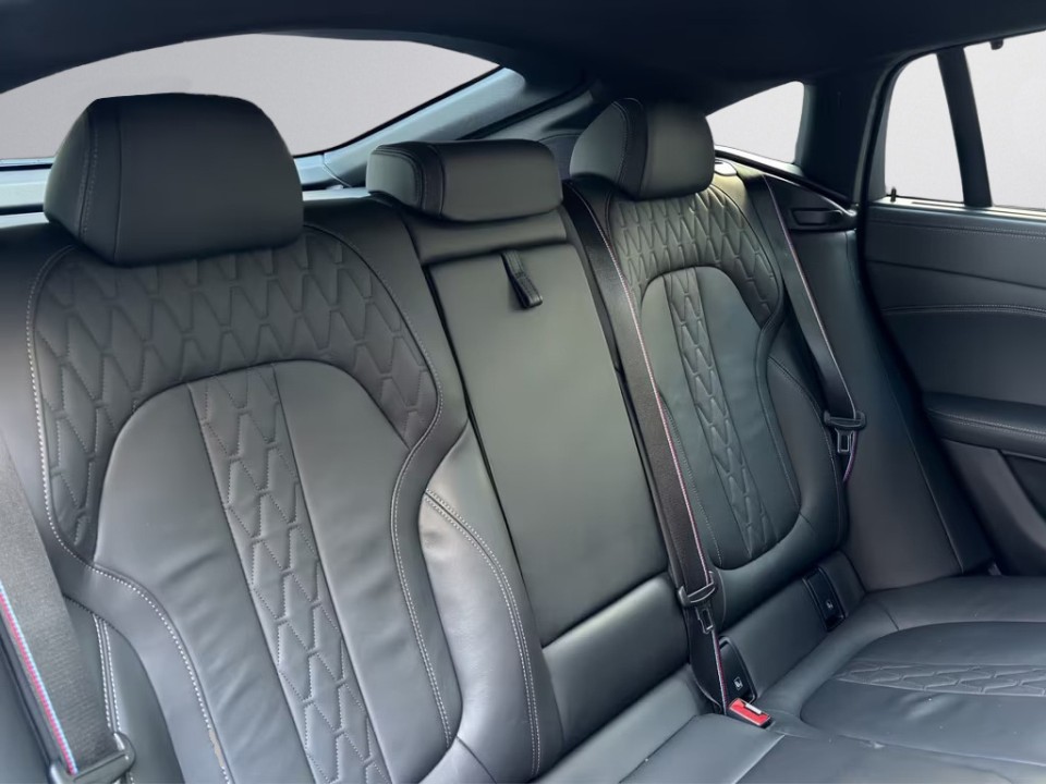 BMW X6 M50i - foto 7