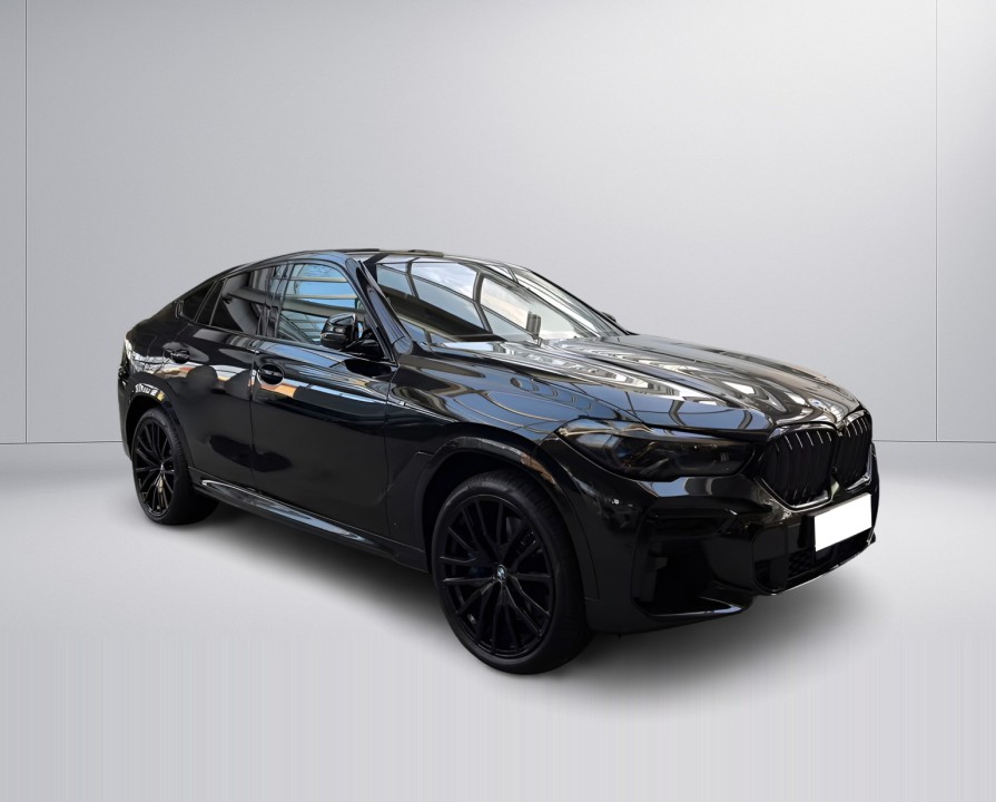 BMW X6 M50i