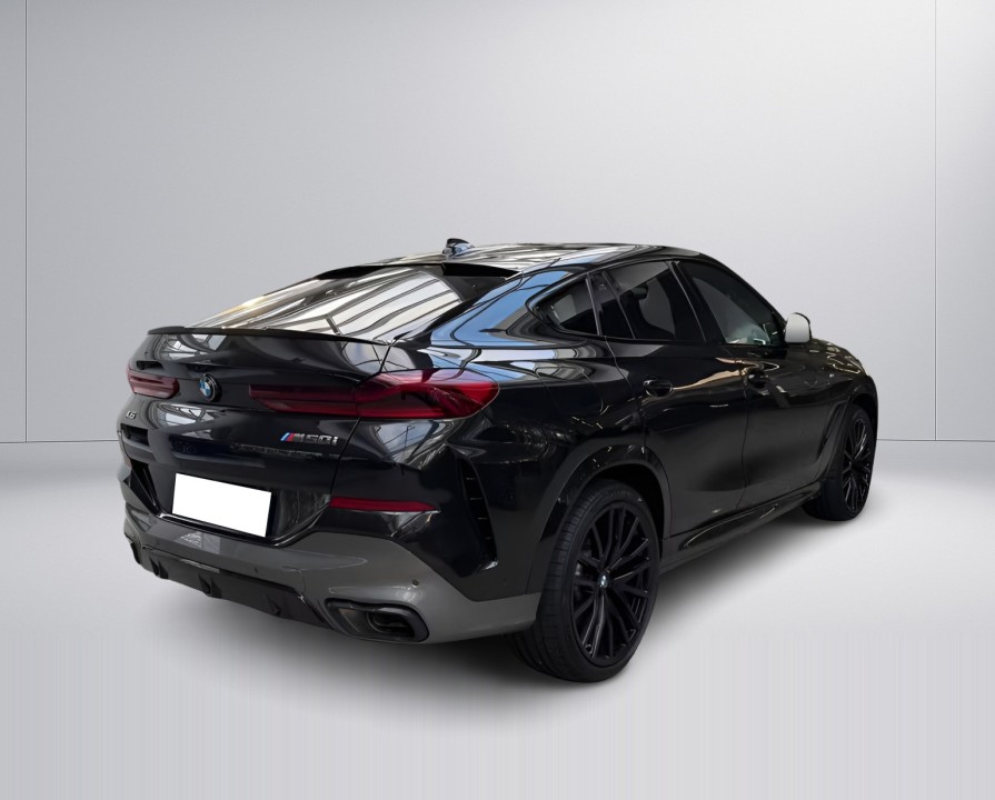 BMW X6 M50i (2)