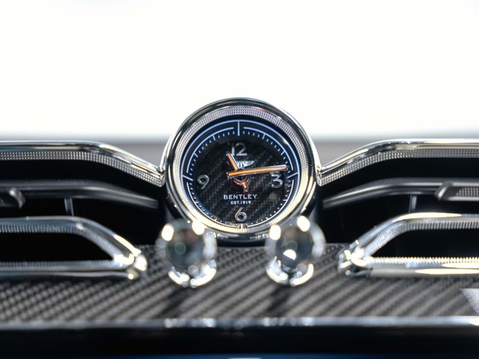 Bentley Bentayga - foto 12