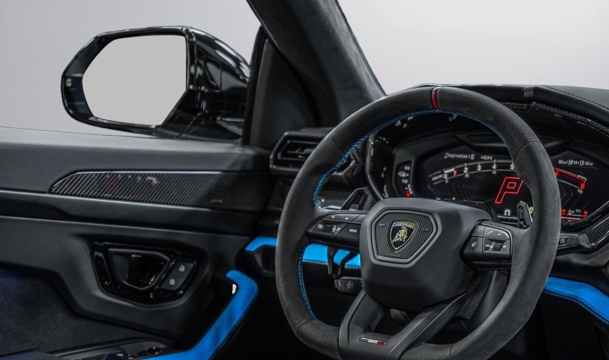 Lamborghini URUS - foto 14