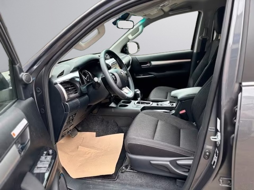 Toyota Hilux 2.4D - foto 6