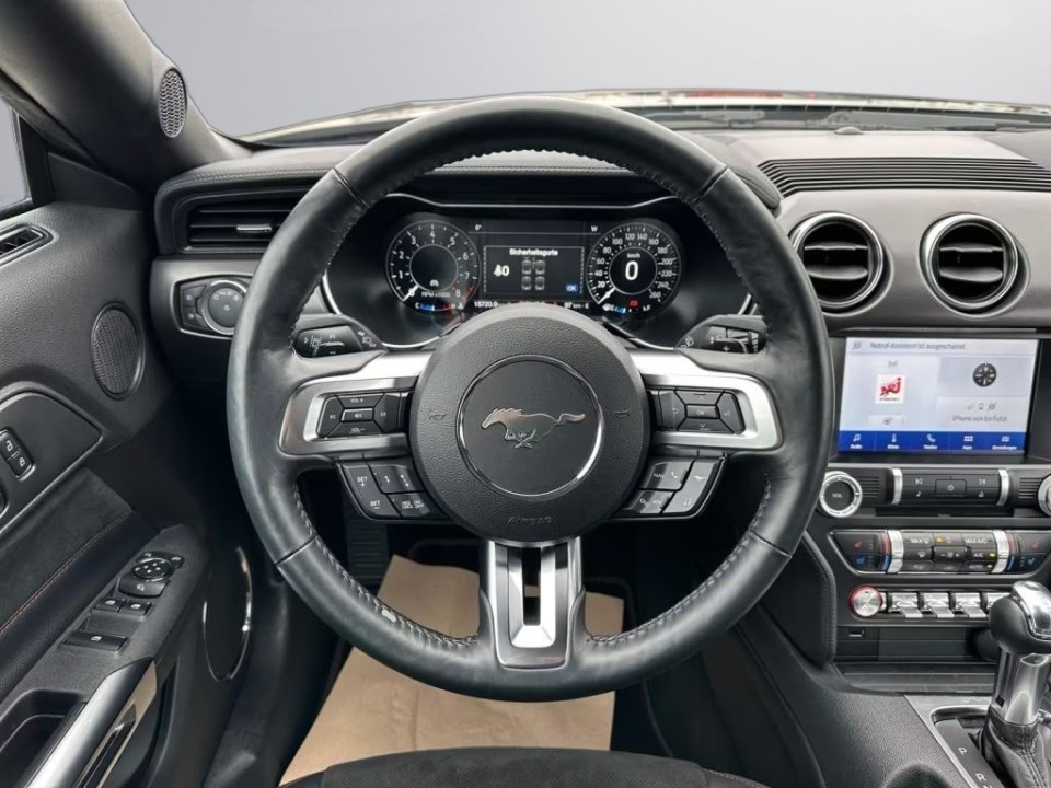 Ford Mustang GT - foto 8