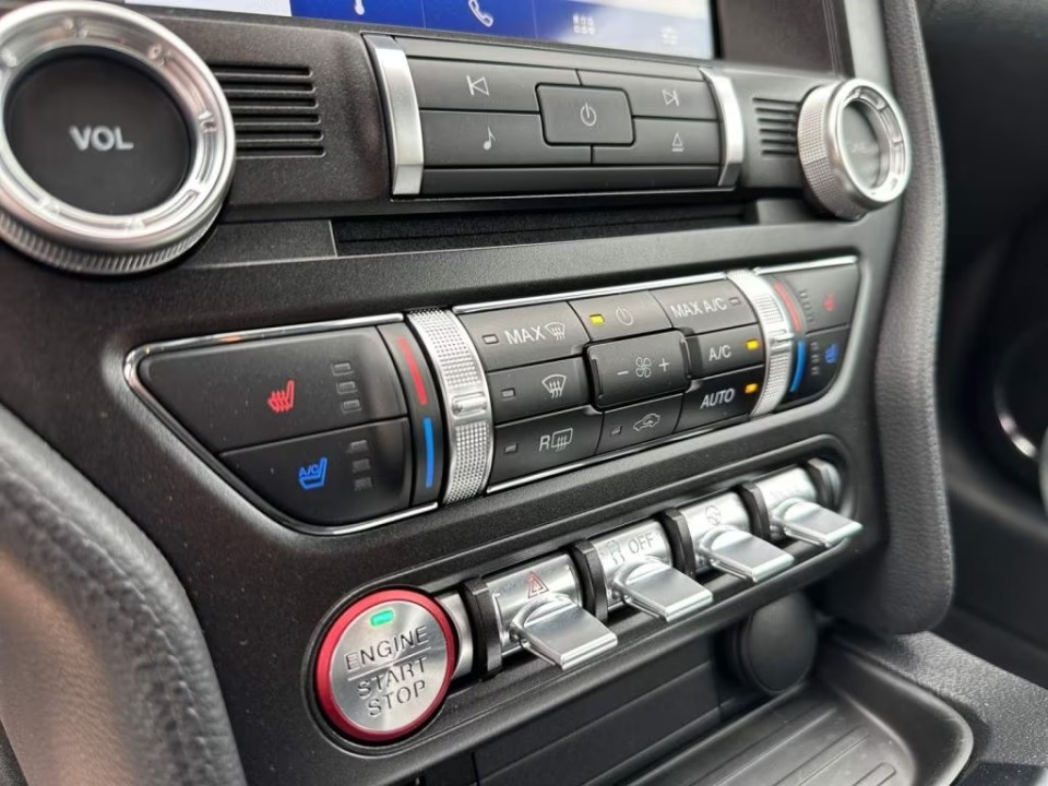 Ford Mustang GT - foto 13