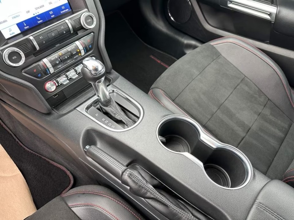 Ford Mustang GT - foto 12