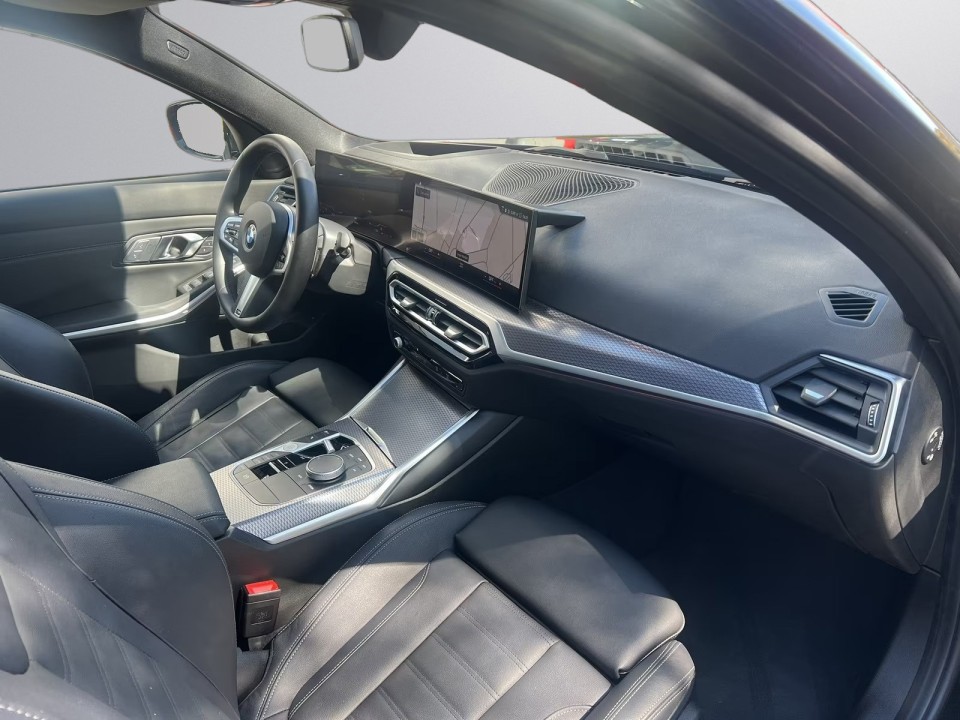 BMW Seria 3 330d xDrive M-Sport - foto 11