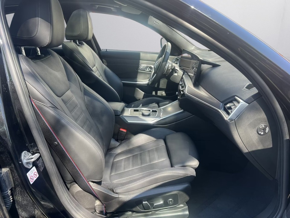 BMW Seria 3 330d xDrive M-Sport - foto 12