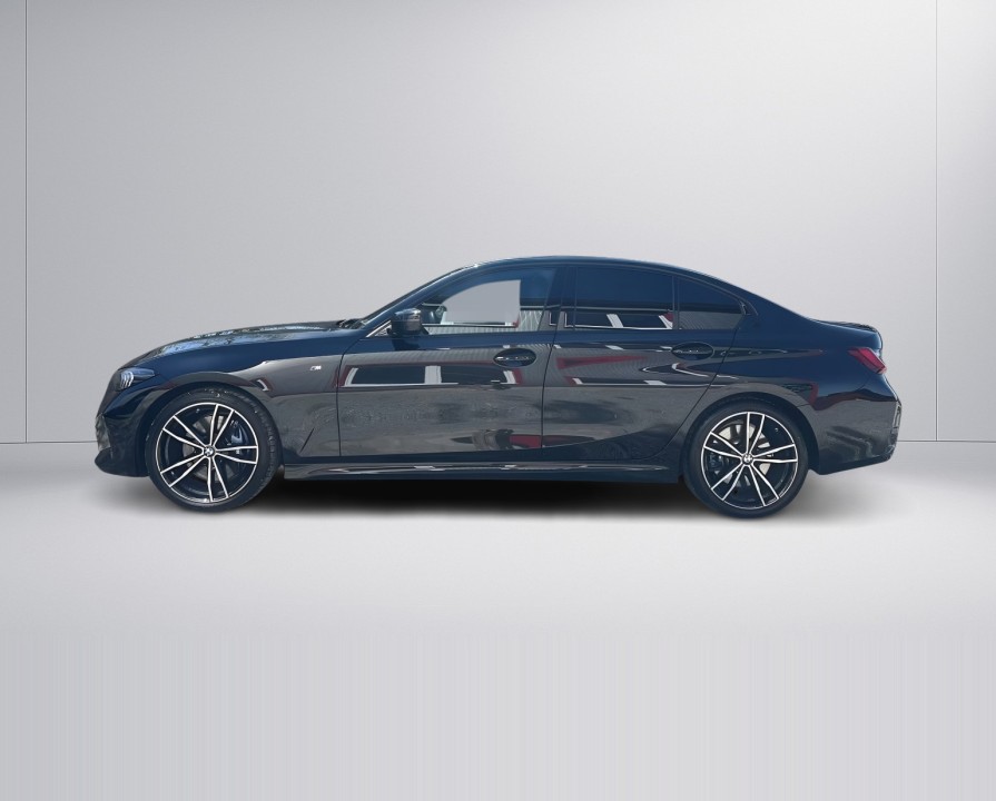 BMW Seria 3 330d xDrive M-Sport (5)