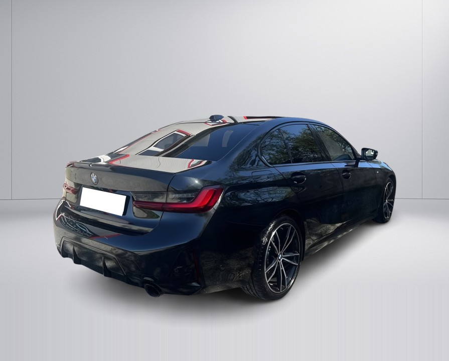 BMW Seria 3 330d xDrive M-Sport (2)