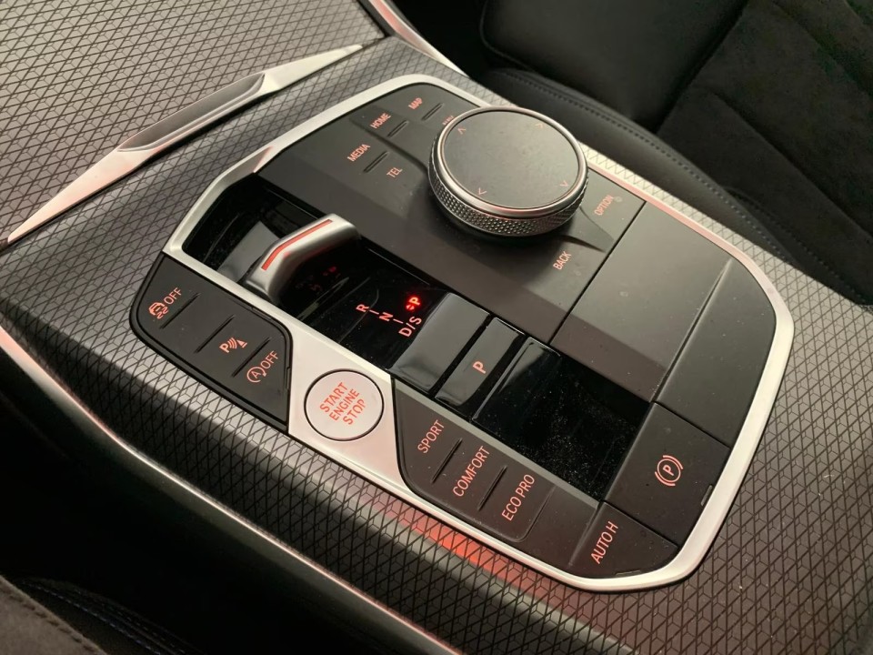 BMW Seria 3 330i M-Sport - foto 8