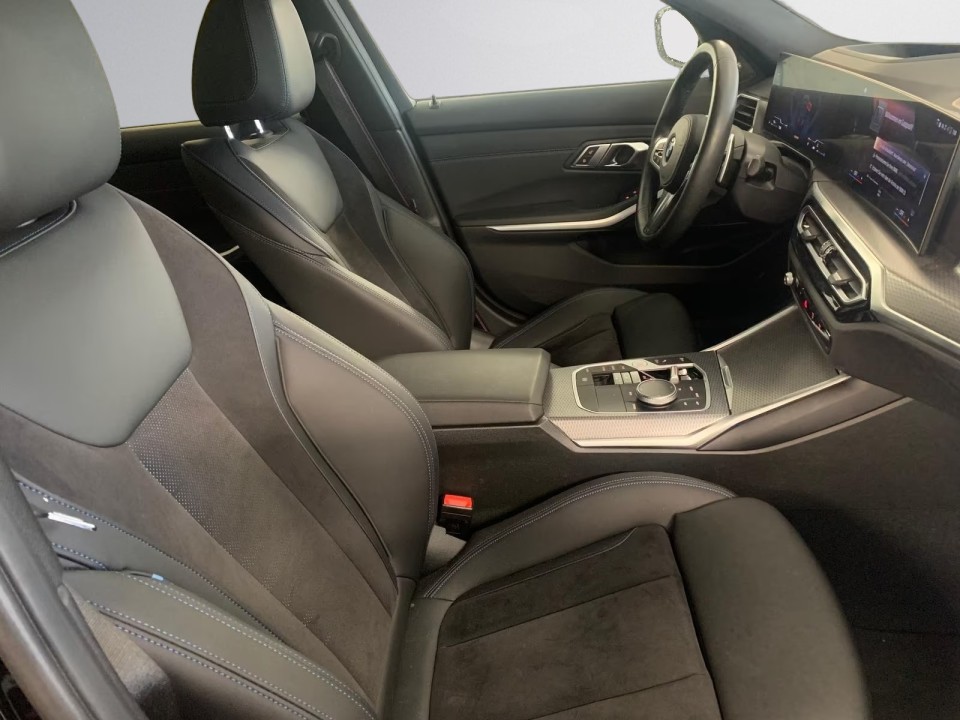 BMW Seria 3 330i M-Sport - foto 6