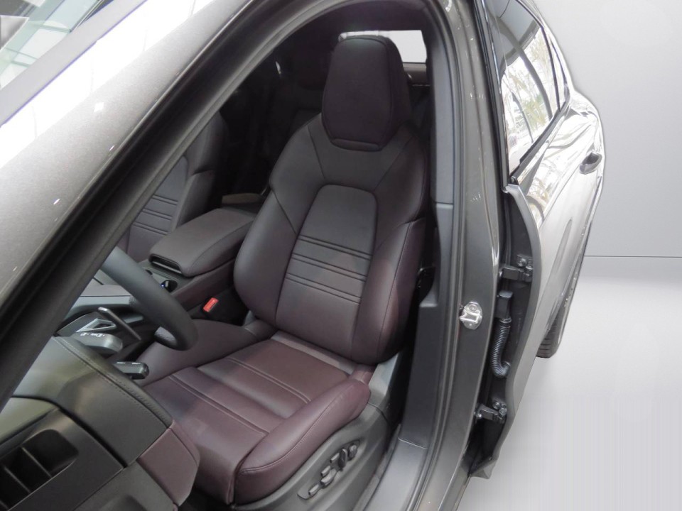 Porsche Cayenne Coupe E-Hybrid - foto 12
