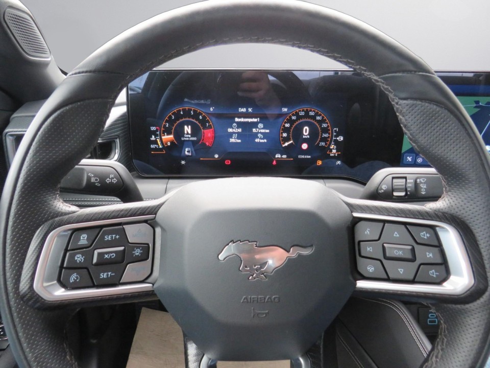 Ford Mustang GT - foto 12