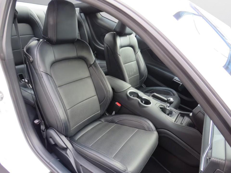 Ford Mustang GT - foto 11