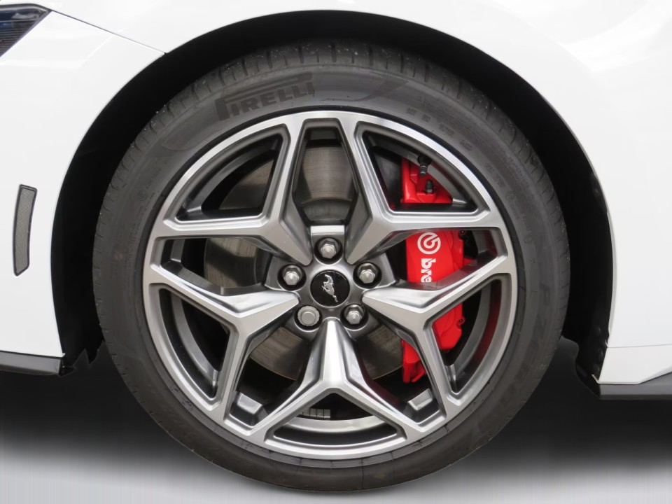 Ford Mustang GT - foto 16
