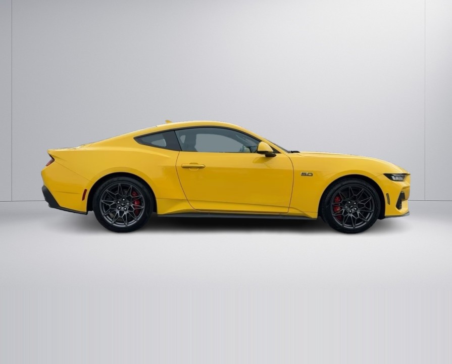 Ford Mustang GT (2)