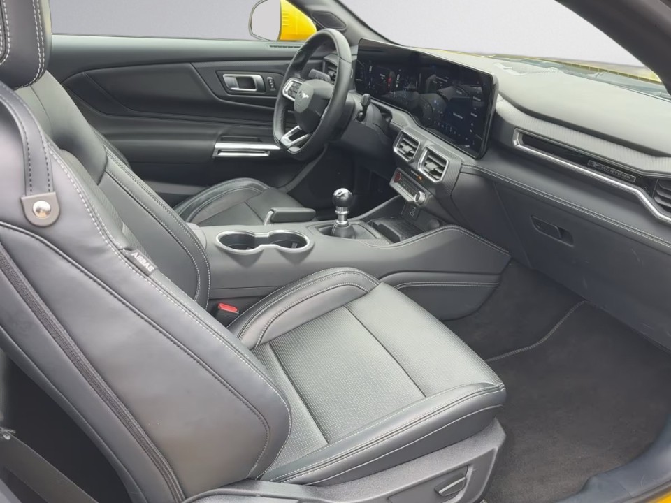 Ford Mustang GT - foto 11