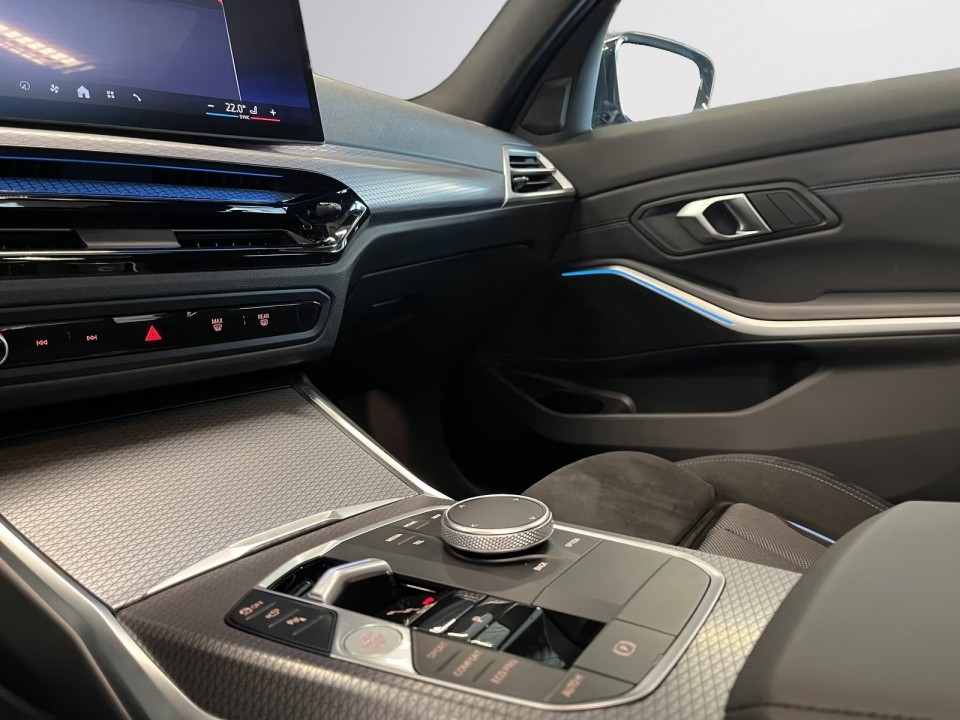 BMW Seria 3 320d - foto 9