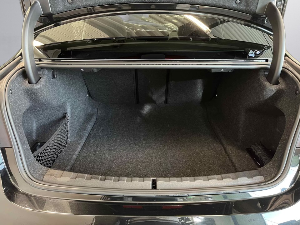 BMW Seria 3 320d - foto 14