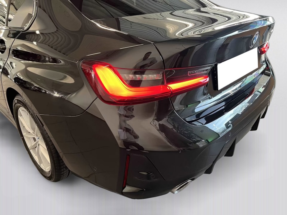 BMW Seria 3 320d - foto 12