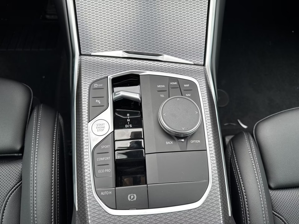 BMW Seria 3 320d M-Sport - foto 10