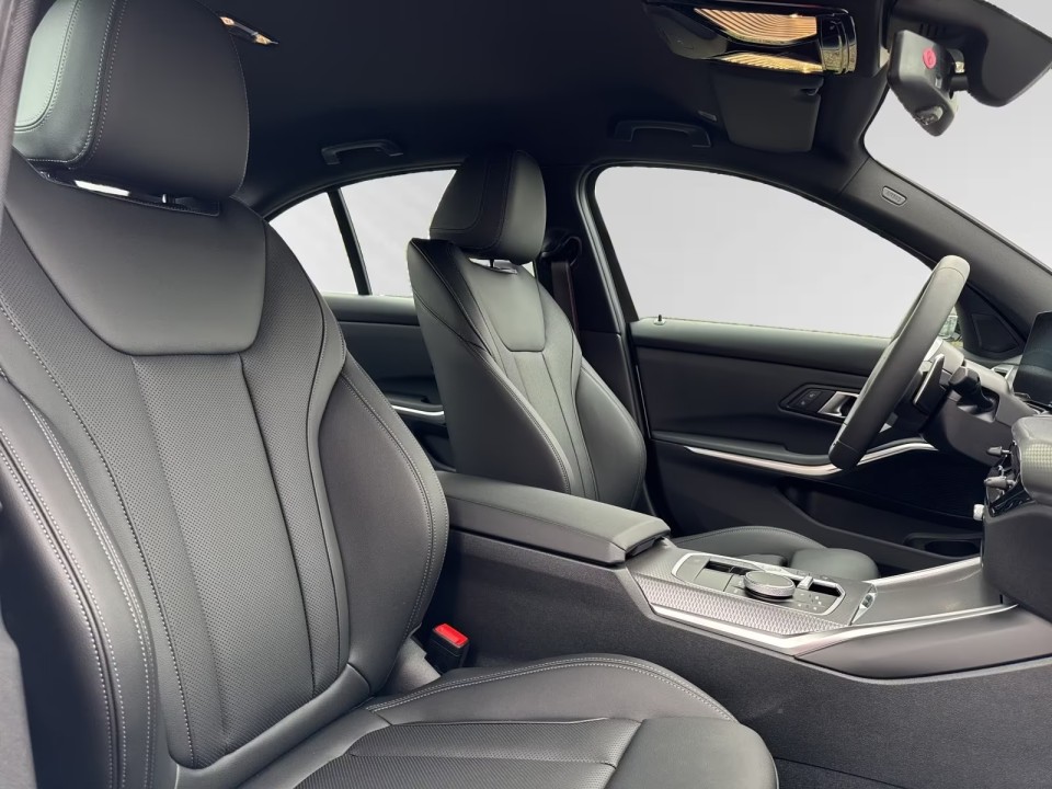 BMW Seria 3 320d M-Sport - foto 6